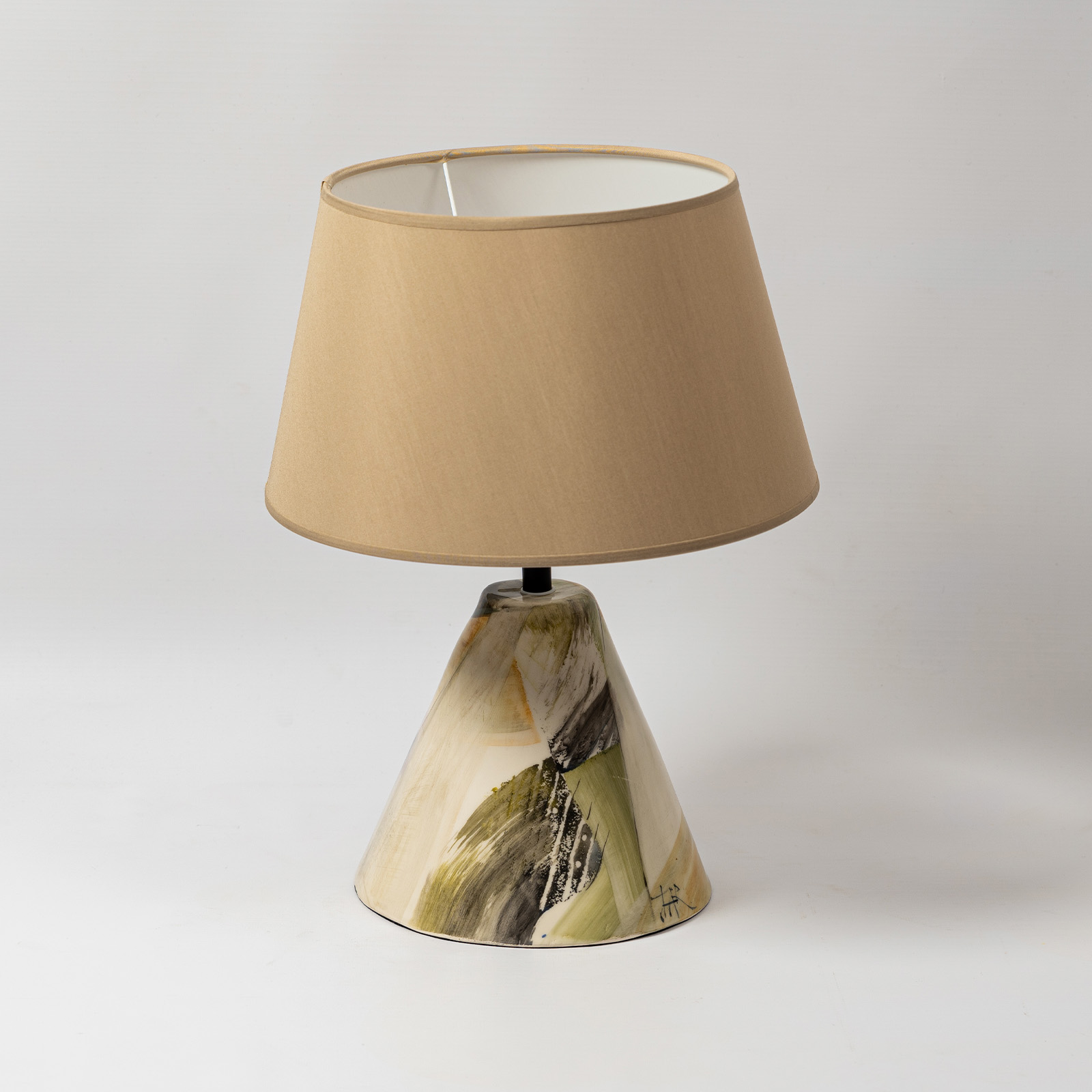 Lámpara cónica color